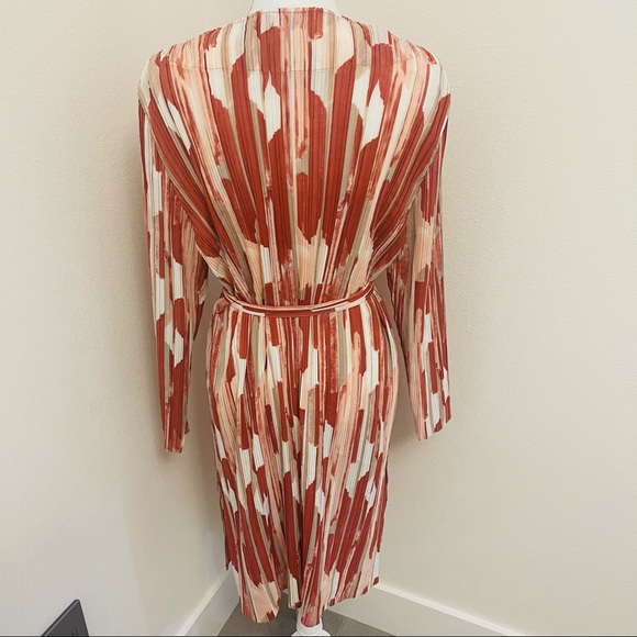 Chico’s Pleated Printed Jacket - Picture 4 of 9